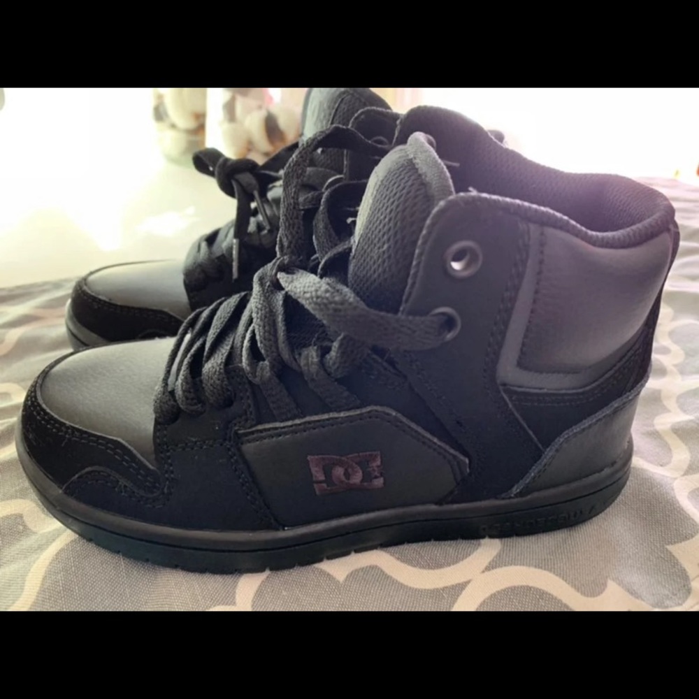 Dc shoes